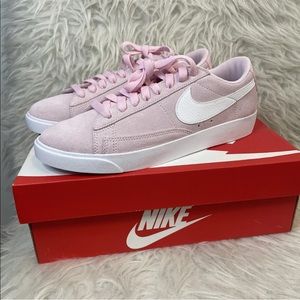 Nike Women Blazer Low Top Sneaker

Size 8.5